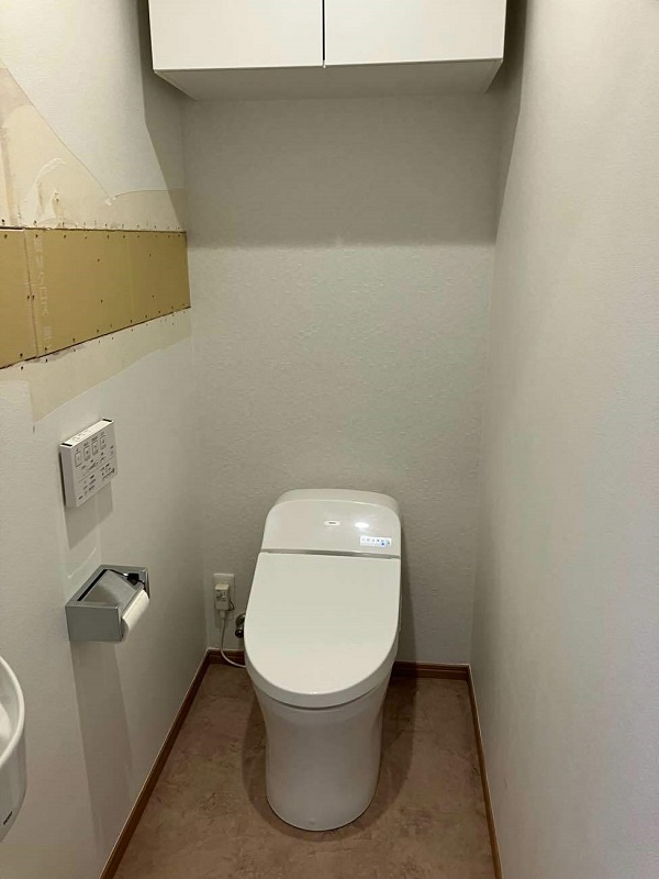 東京都杉並区・M様　トイレの壁紙張り替え (1)