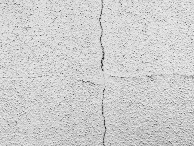 ひび割れの補修 東京都中野区の小さな工事はお任せください リフォーム修繕本舗